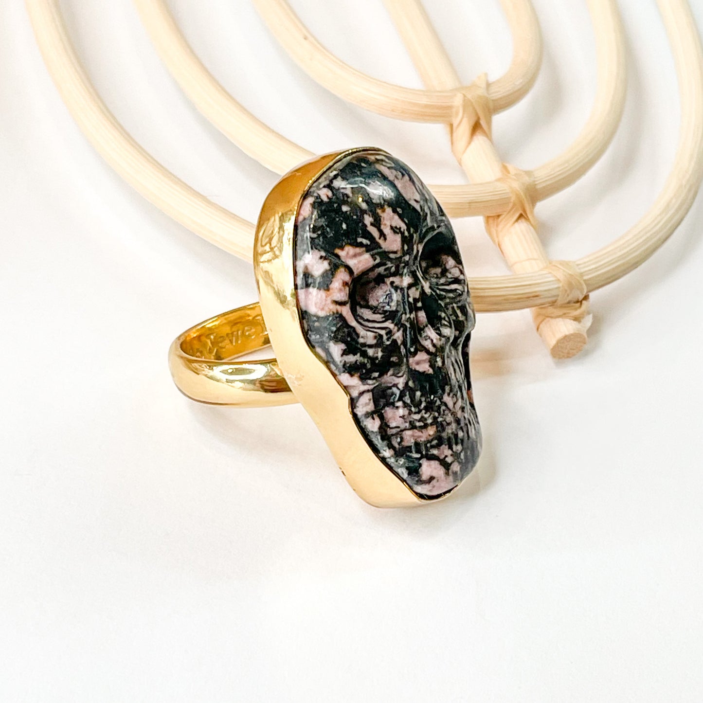 Rhodonite Skull Ring - Alchemia