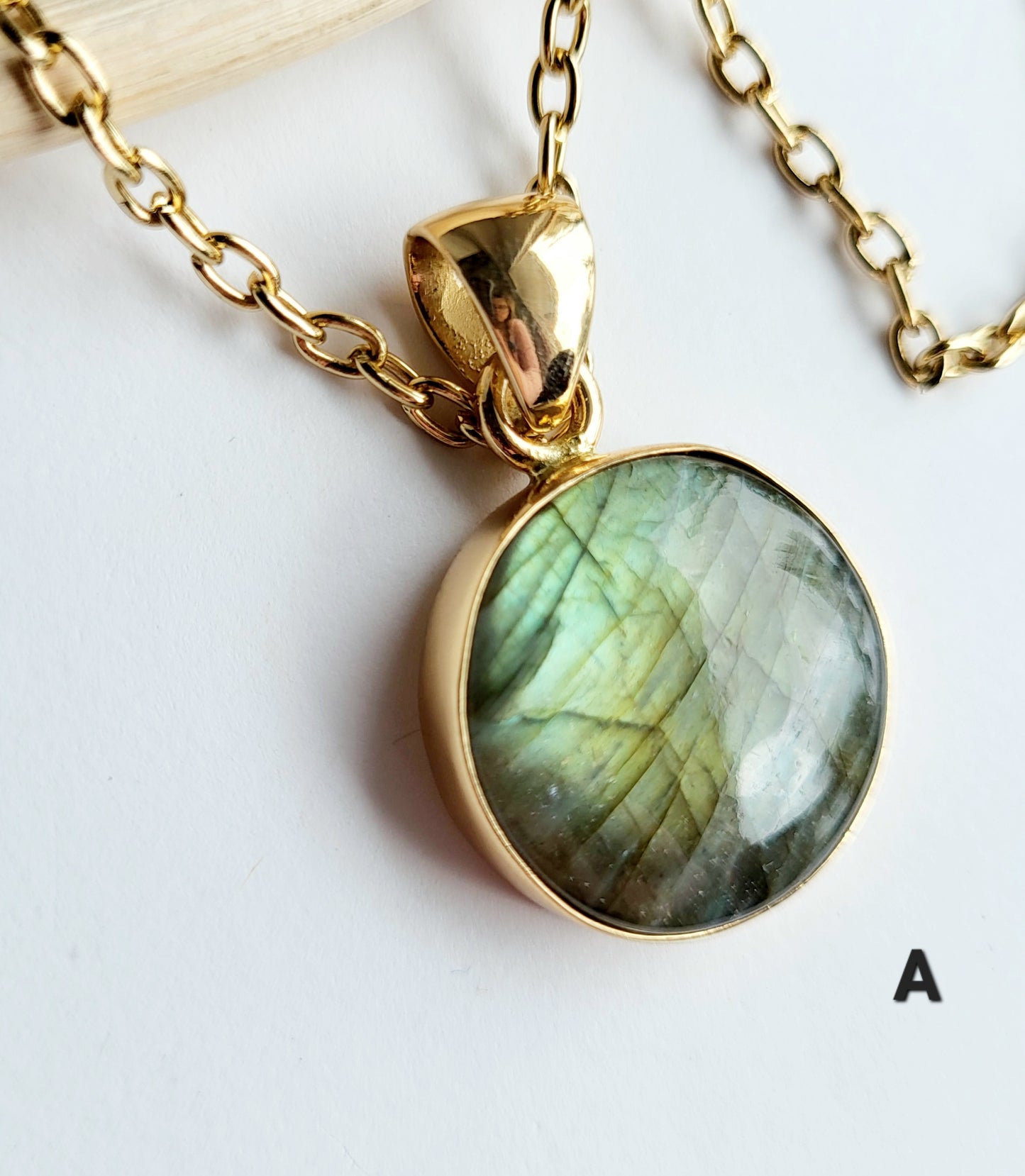 Labradorite Fire Pendant - Alchemia