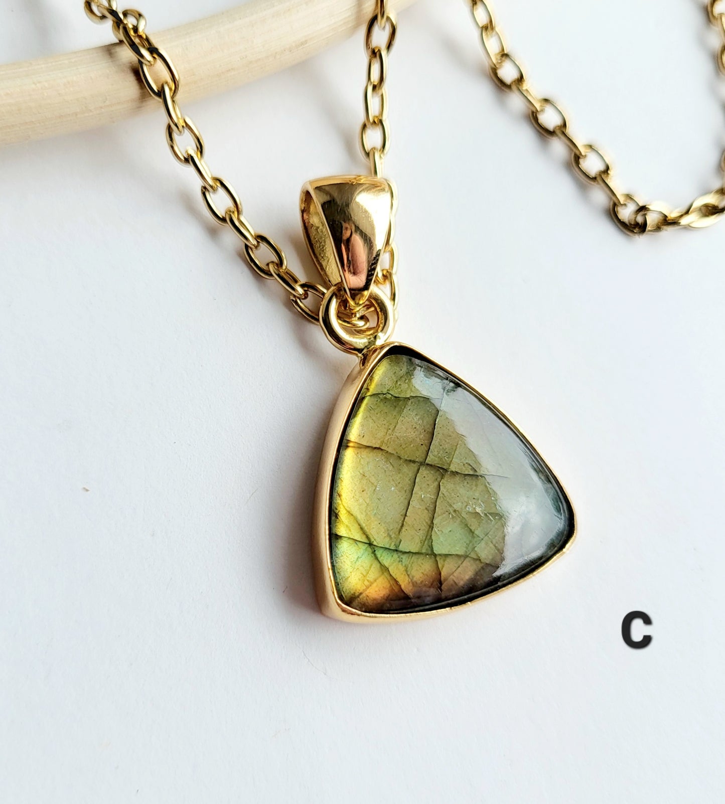 Labradorite Fire Pendant - Alchemia