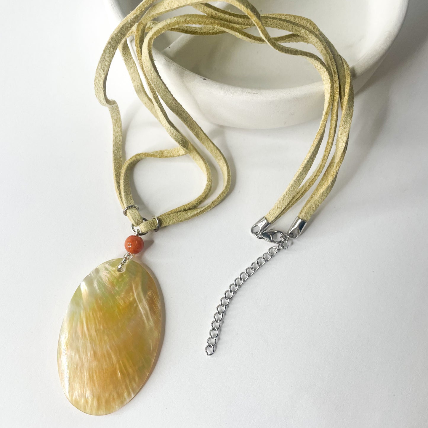 Golden Natural Shell on Leather Necklace - SSS
