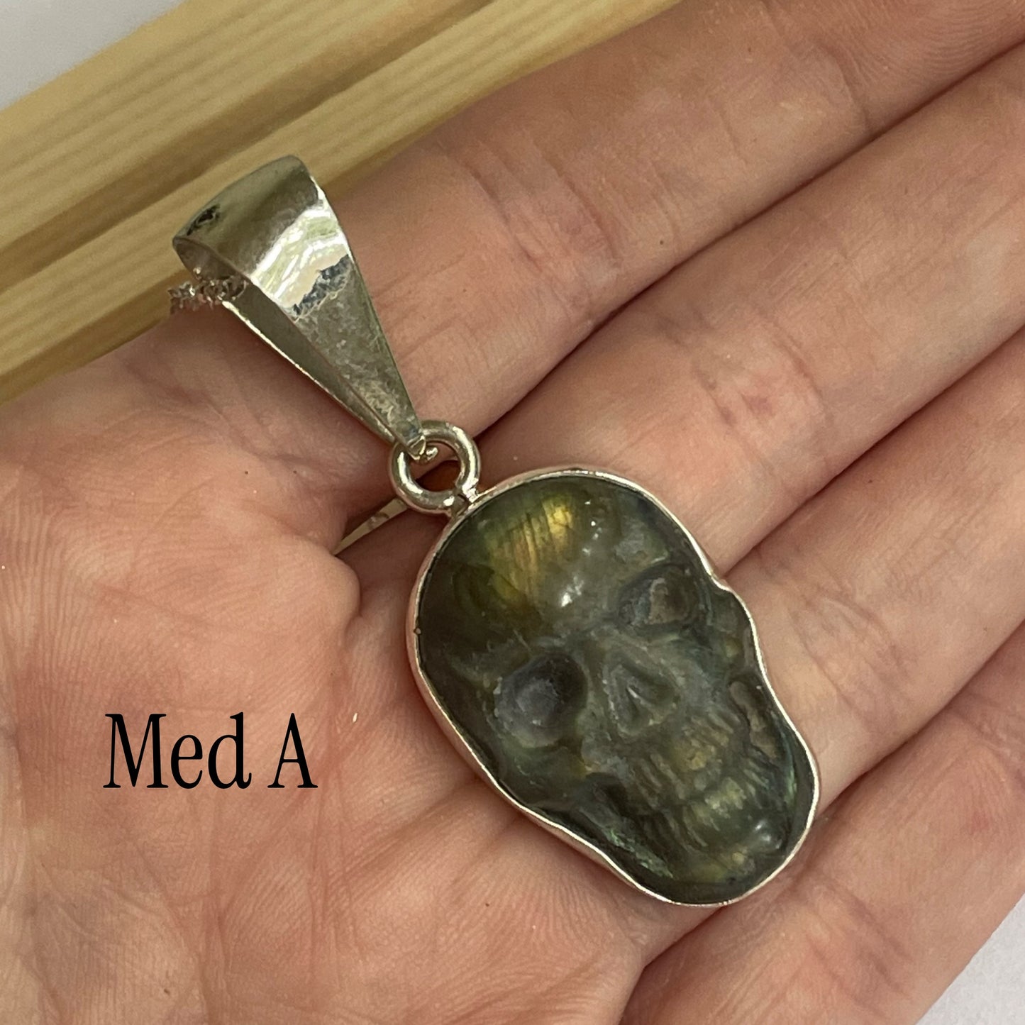Med Skull Labradorite Pendant - Solid Sterling Silver