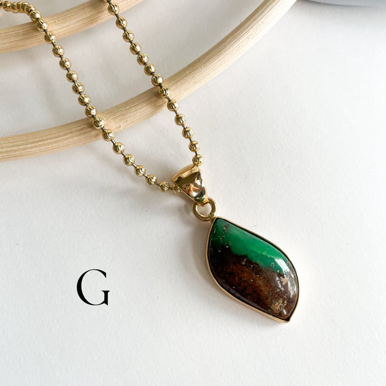 Load image into Gallery viewer, Chrysoprase Pendant - Alchemia Gold
