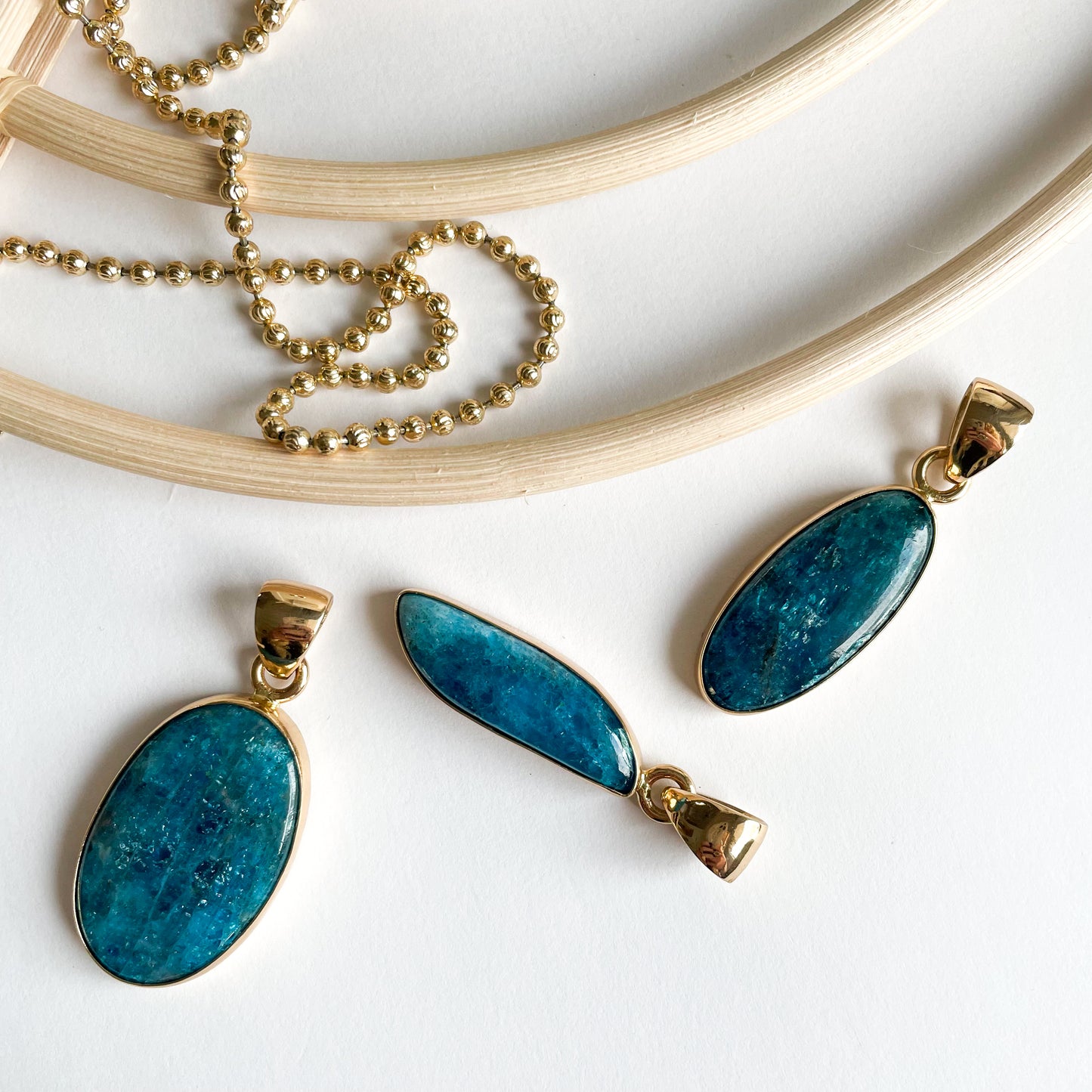 Neon Apatite Pendant - Alchemia