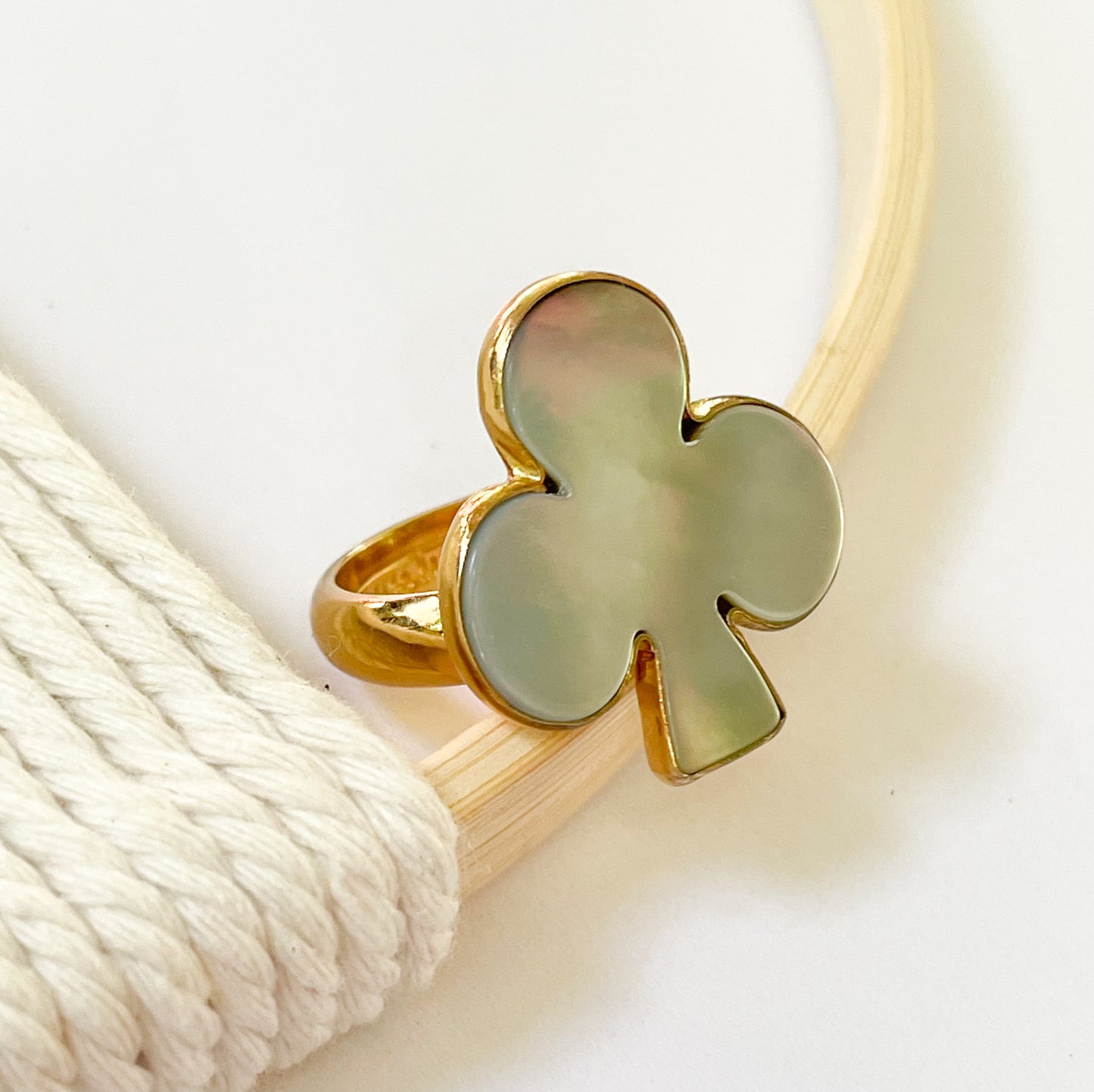 Mother of Pearl Club Ring - Alchemia