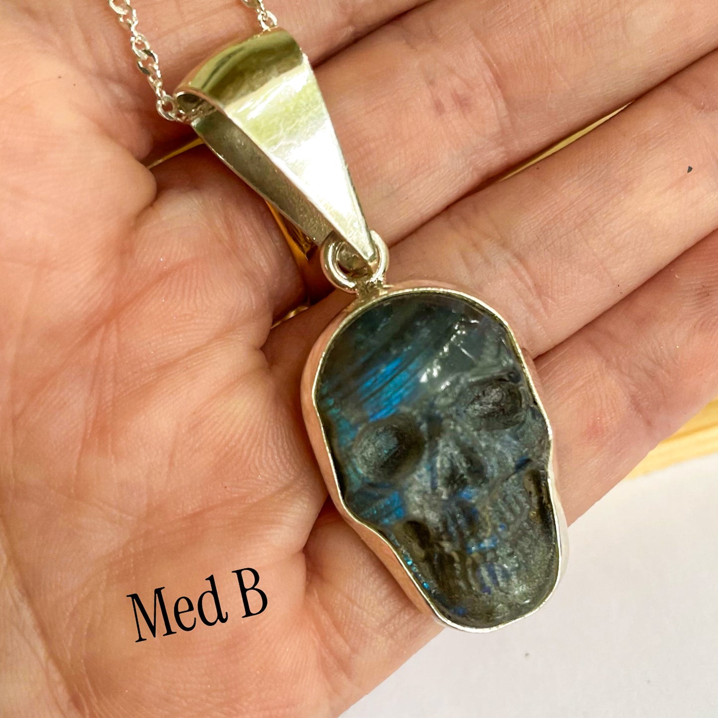 Med Skull Labradorite Pendant - Solid Sterling Silver