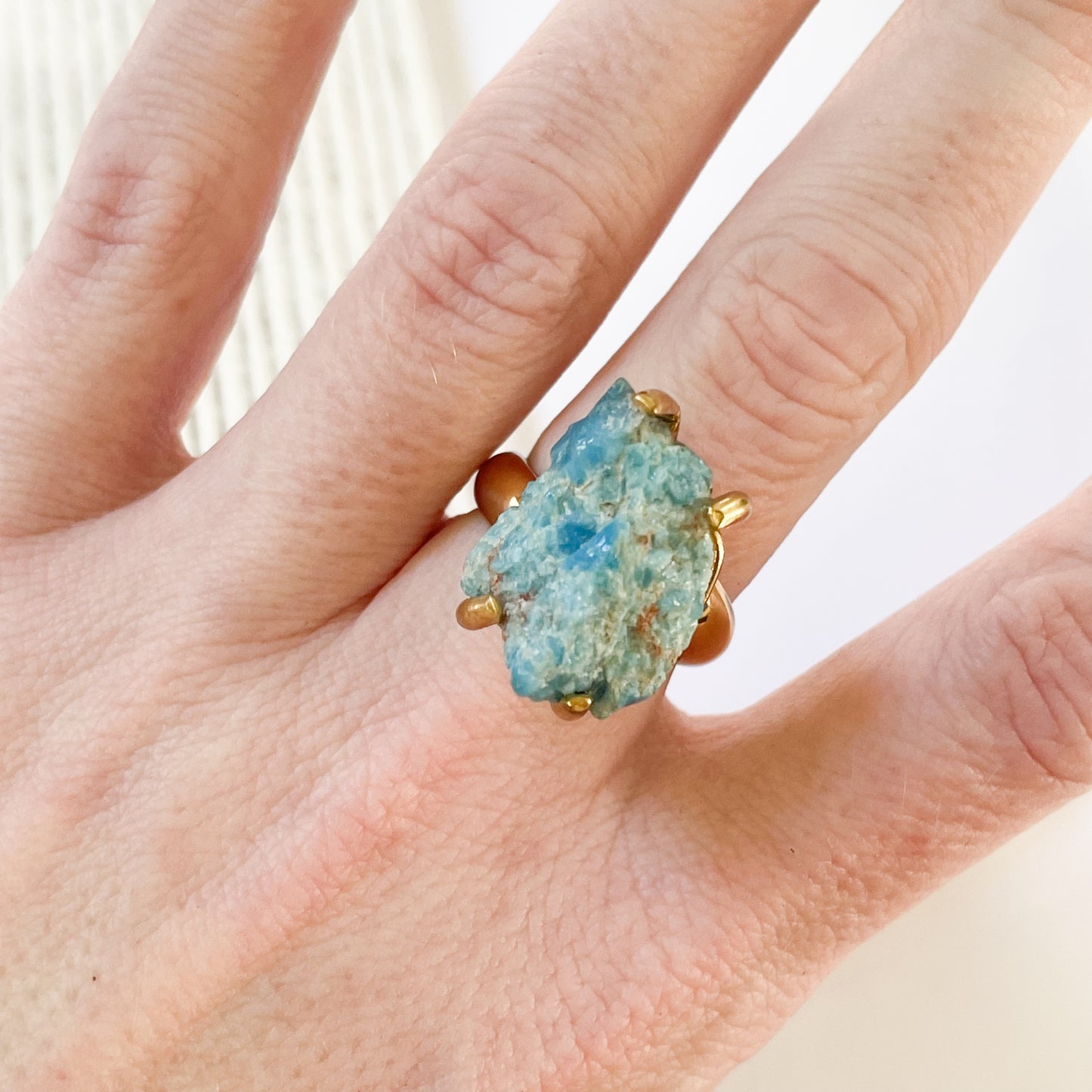 Raw Neon Apatite Prong Ring - Alchemia Gold