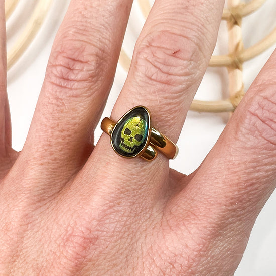 Dainty Neon Green Skull Ring - Alchemia