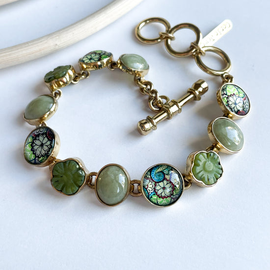 Green Jades & Resin Floral Bracelet - Alchemia