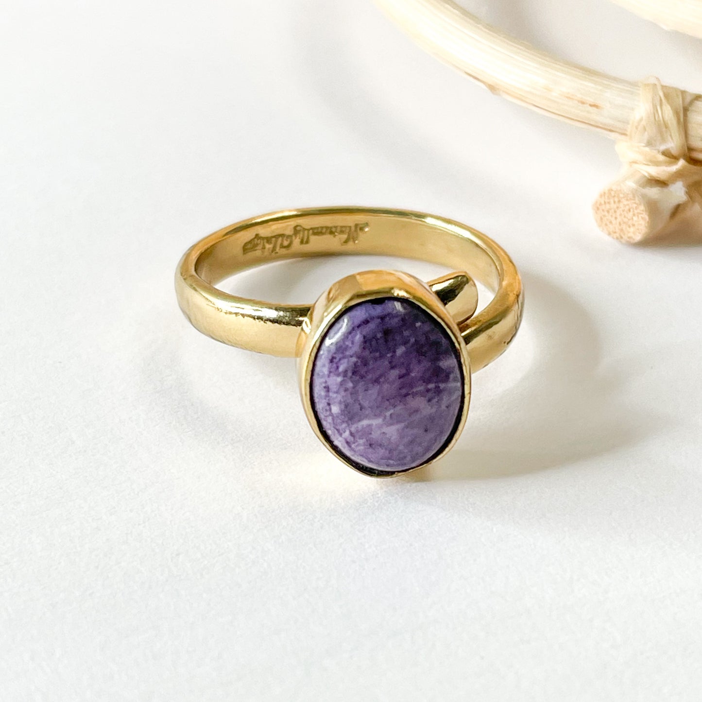 Bright Oval Agate Ring - Alchemia Gold