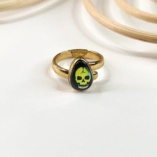 Dainty Neon Green Skull Ring - Alchemia