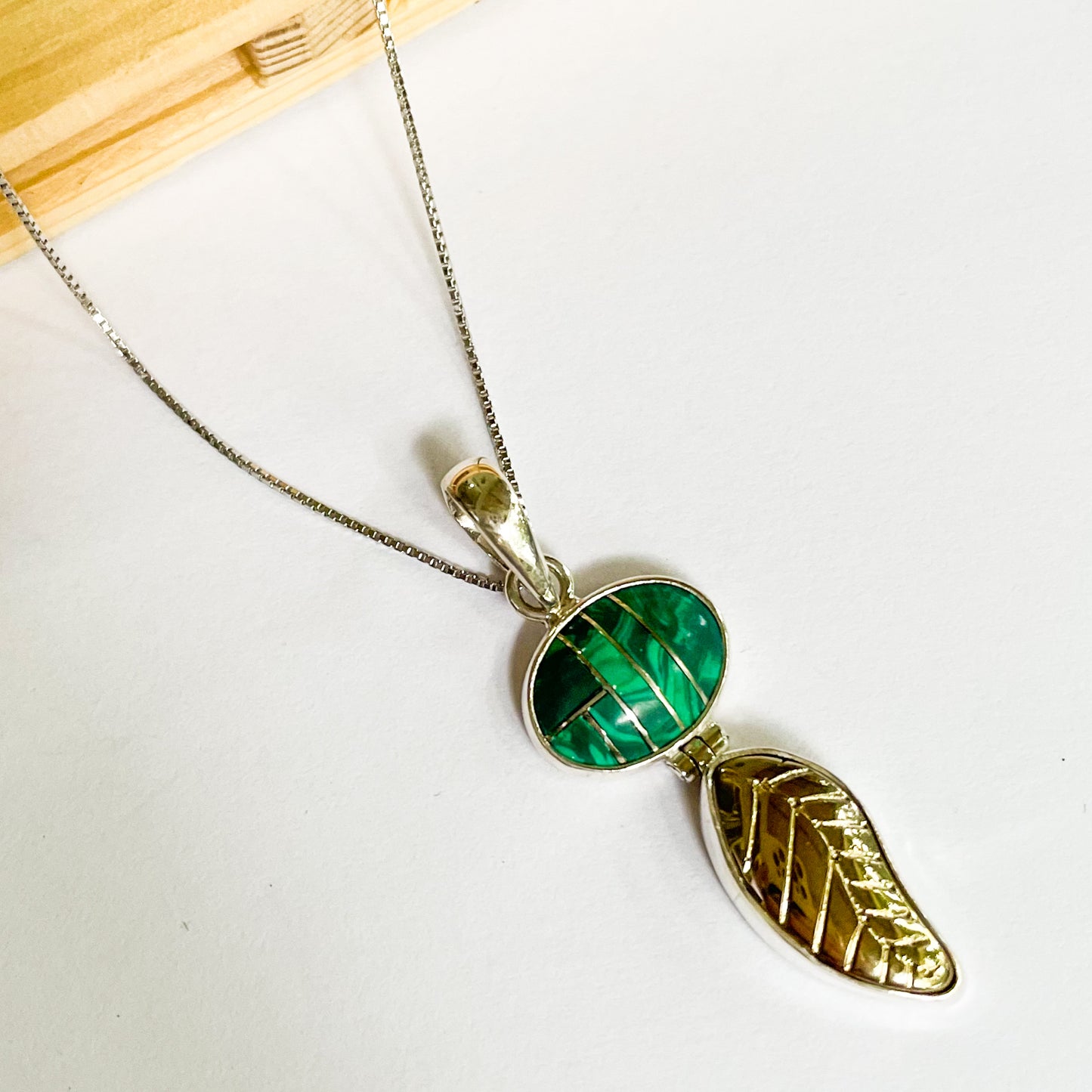 Malachite & Leaf Pendant - Both Metals