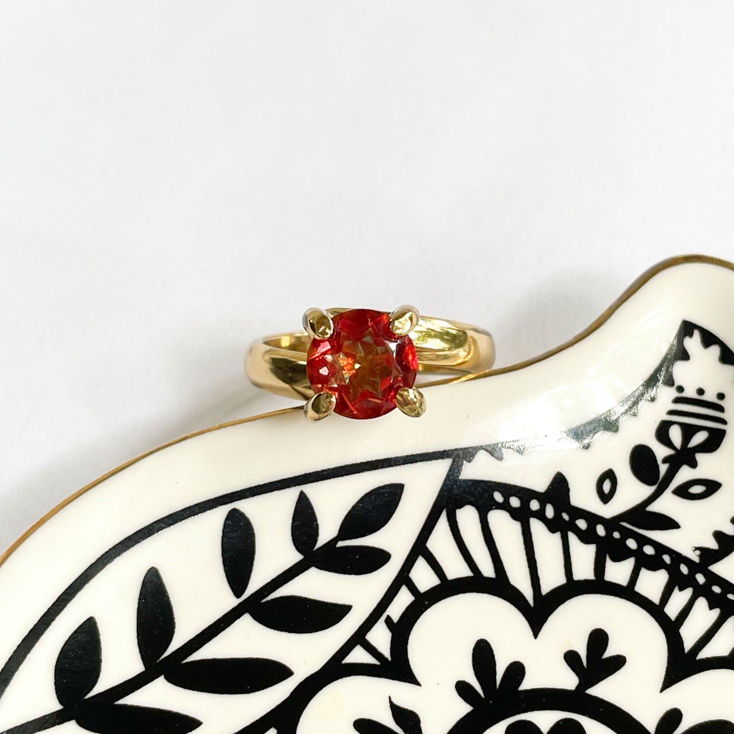 Orange Mystic Prong Ring - Alchemia