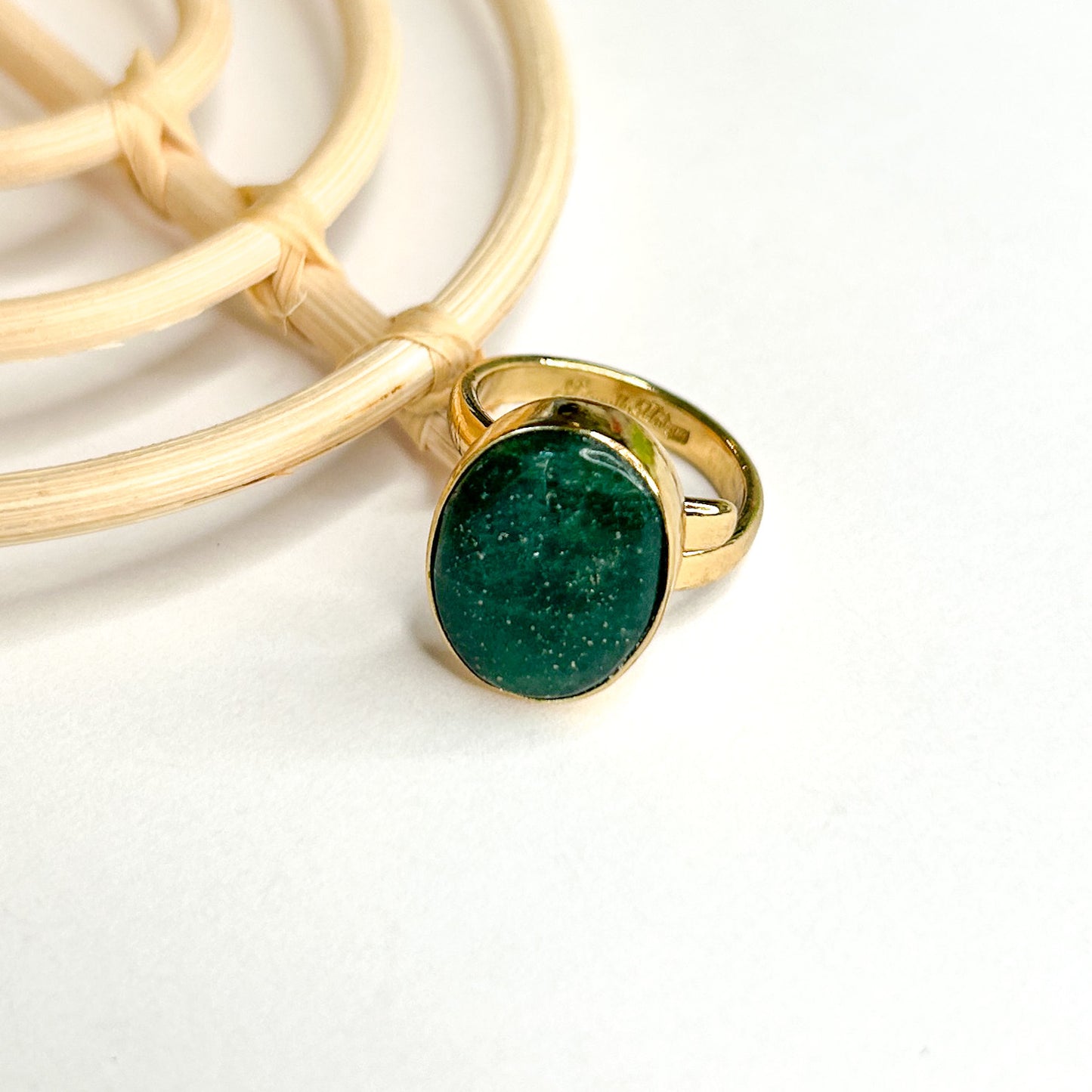 Green Quartz Ring - Alchemia