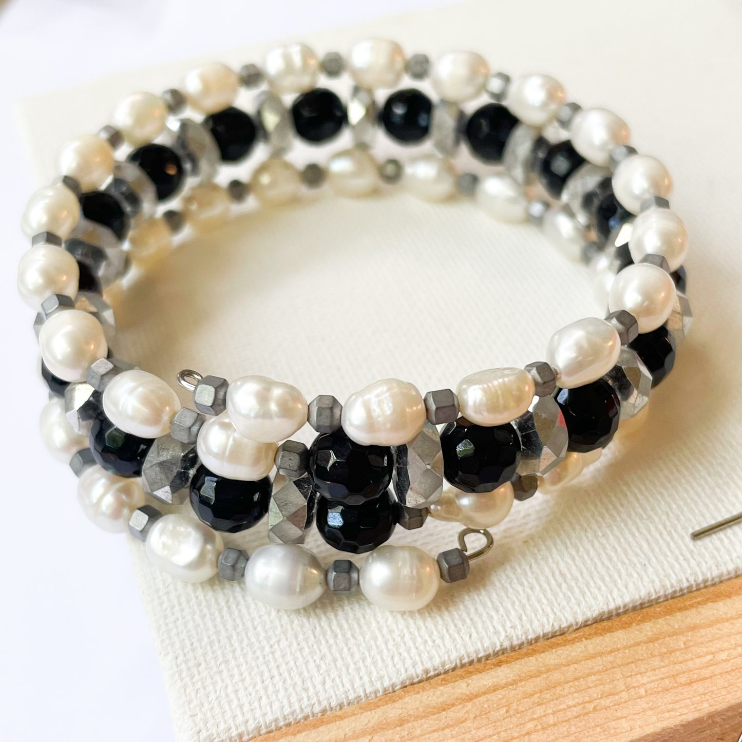 Grey Pearly Bracelet & Earring Set