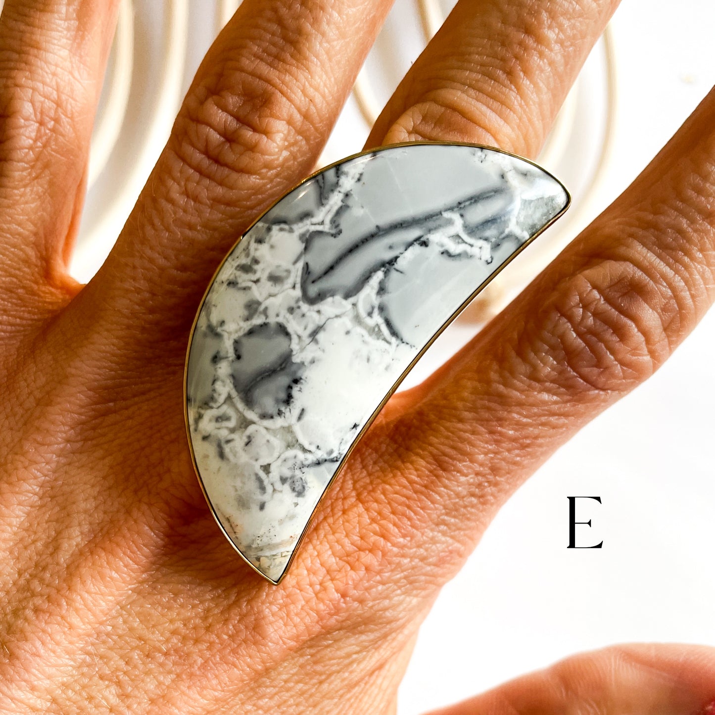 White Maligano Jasper Moon Ring - Alchemia