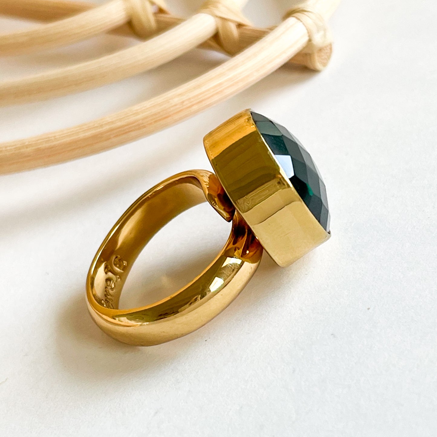 Bezel Green Quartz Ring - Alchemia