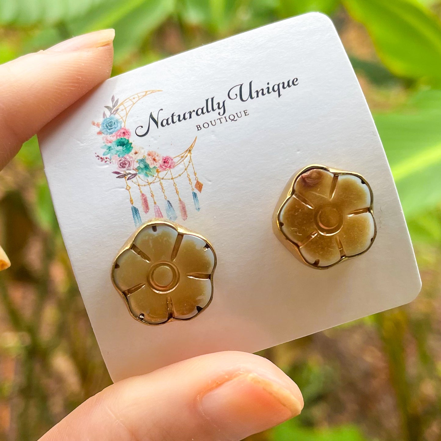 MOP Flower Stud - Alchemia