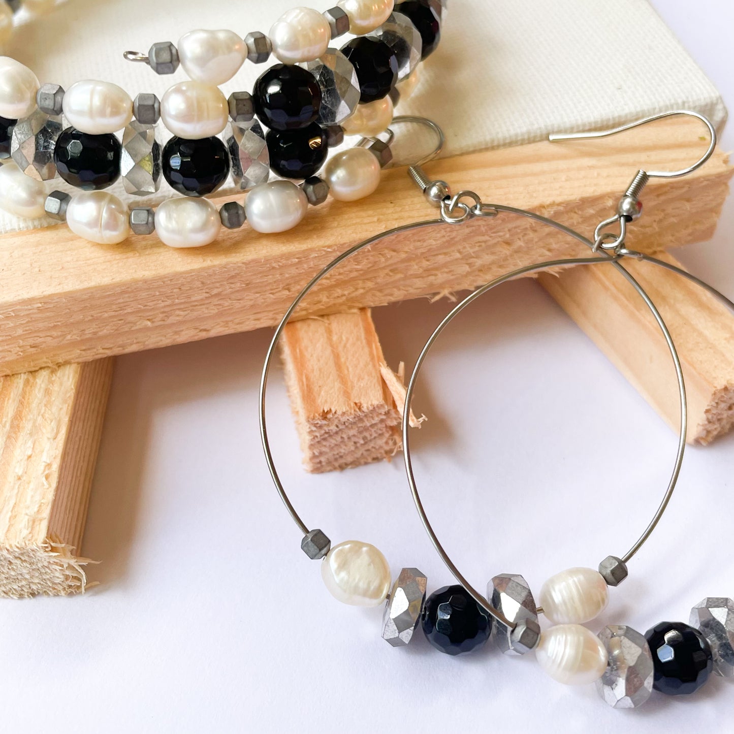Grey Pearly Bracelet & Earring Set