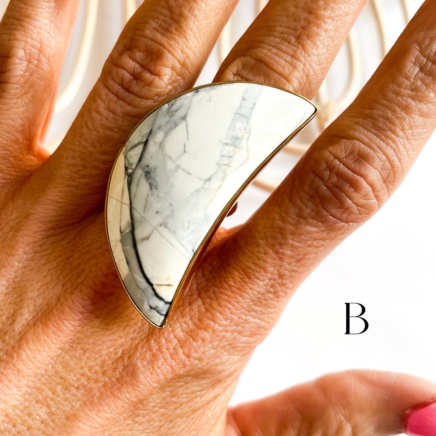 White Maligano Jasper Moon Ring - Alchemia