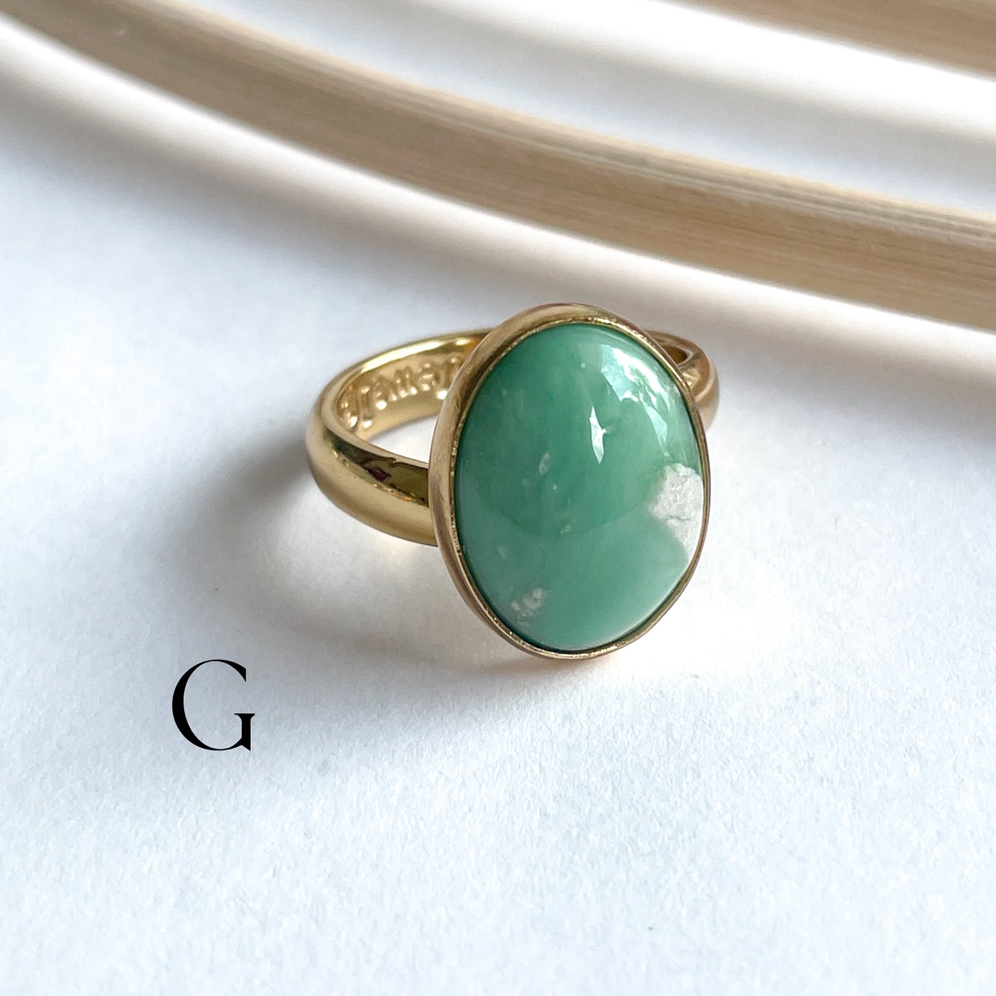 Load image into Gallery viewer, Chrysoprase Oval Ring - Alchemia
