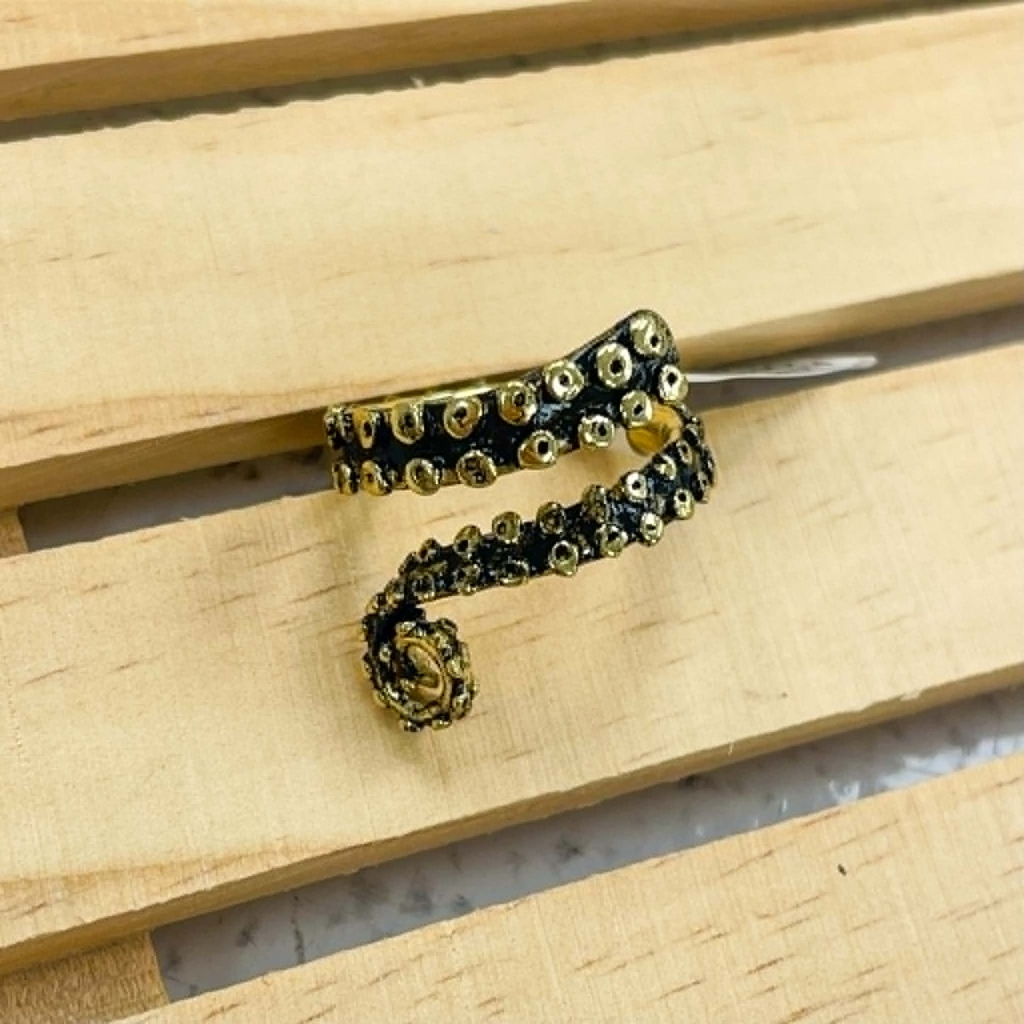 Octopus Leg Ring - Alchemia