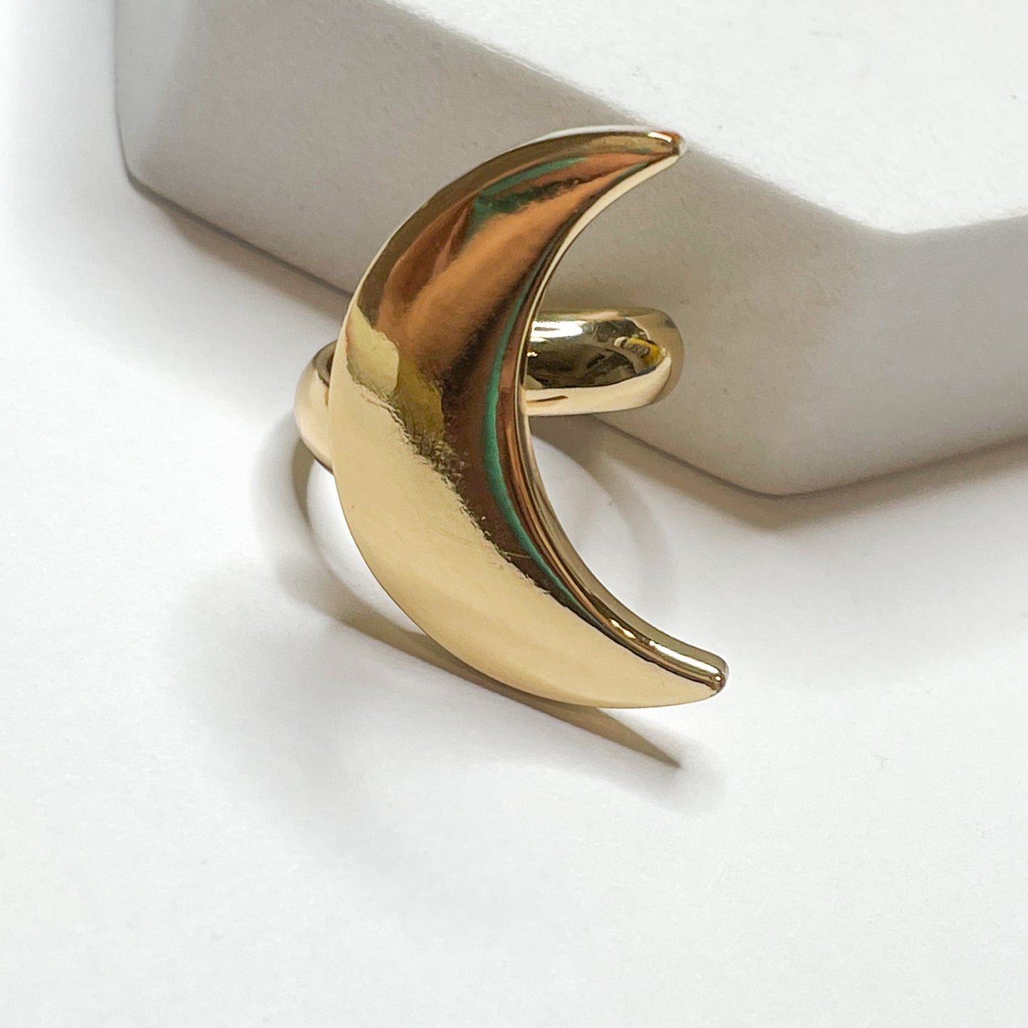 Solid Crescent Moon Ring - Alchemia