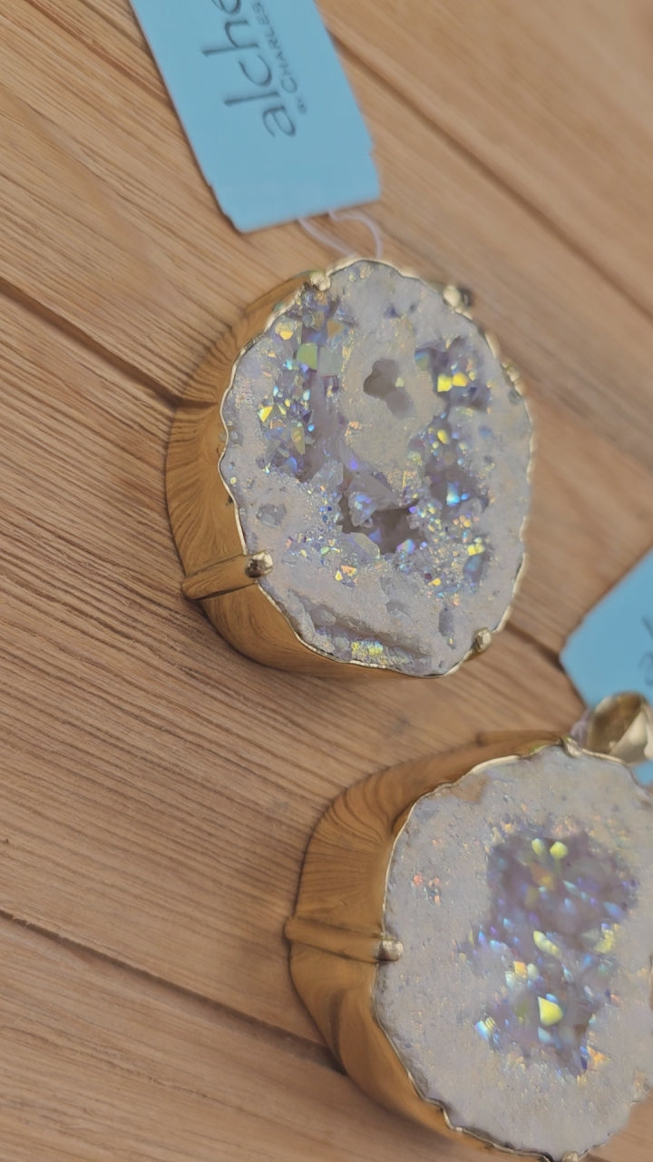 Load and play video in Gallery viewer, Statement Druzt Aurora Bezel prong pendant
