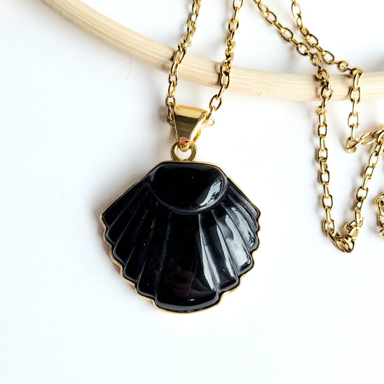 Load image into Gallery viewer, Black Onyx Shell Pendant - Alchemia

