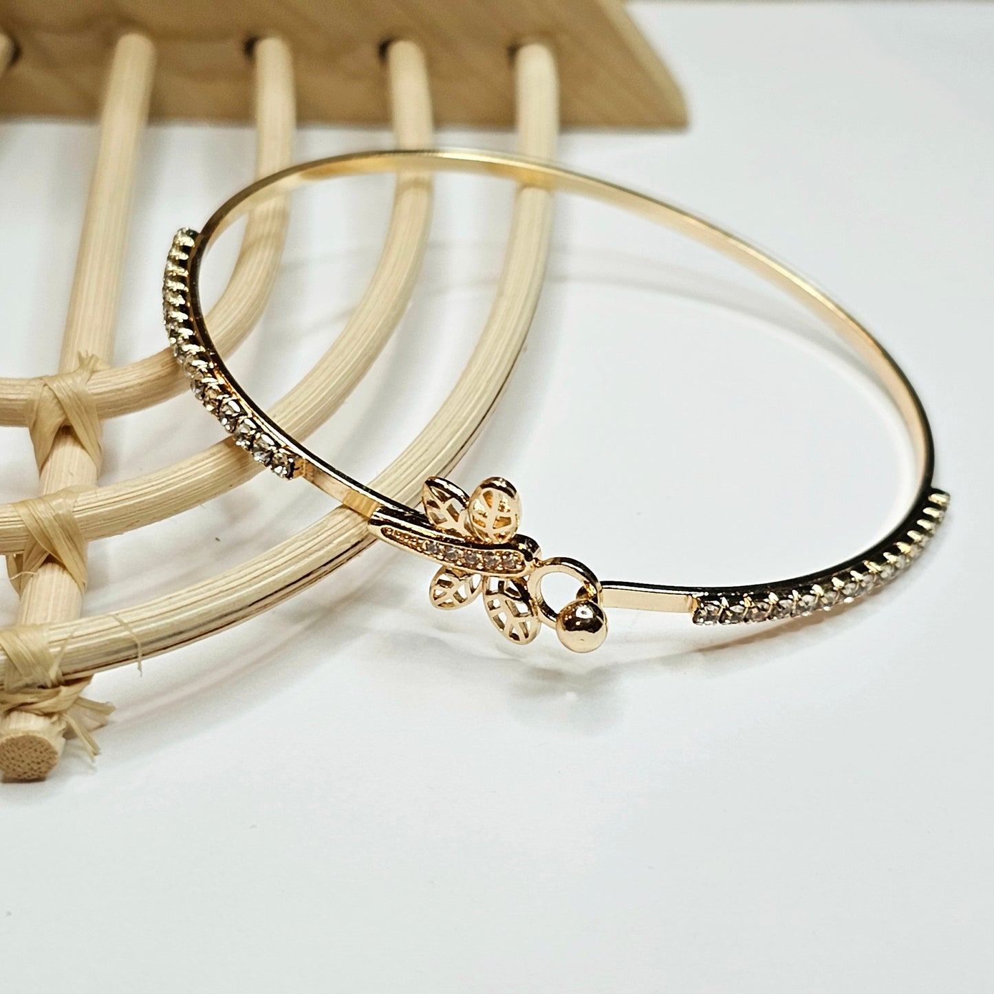 Dragonfly Ball Closure Bangle - 18k Gold Filled