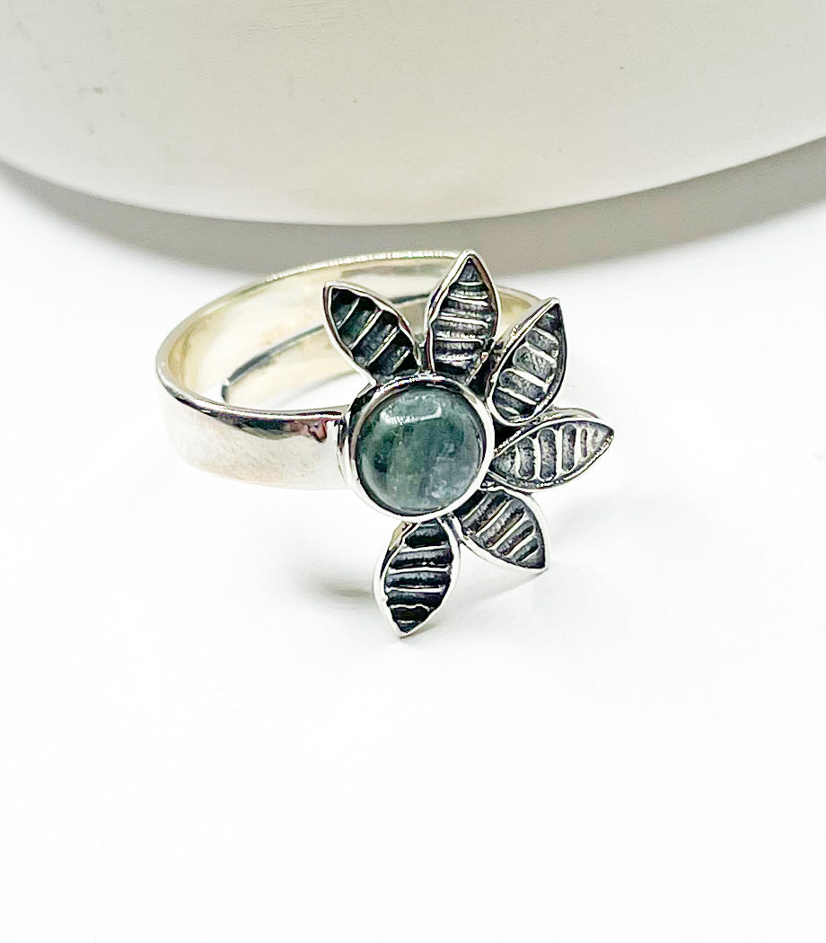 Hawaiian Naupaka Neon Apatite Ring - SSS