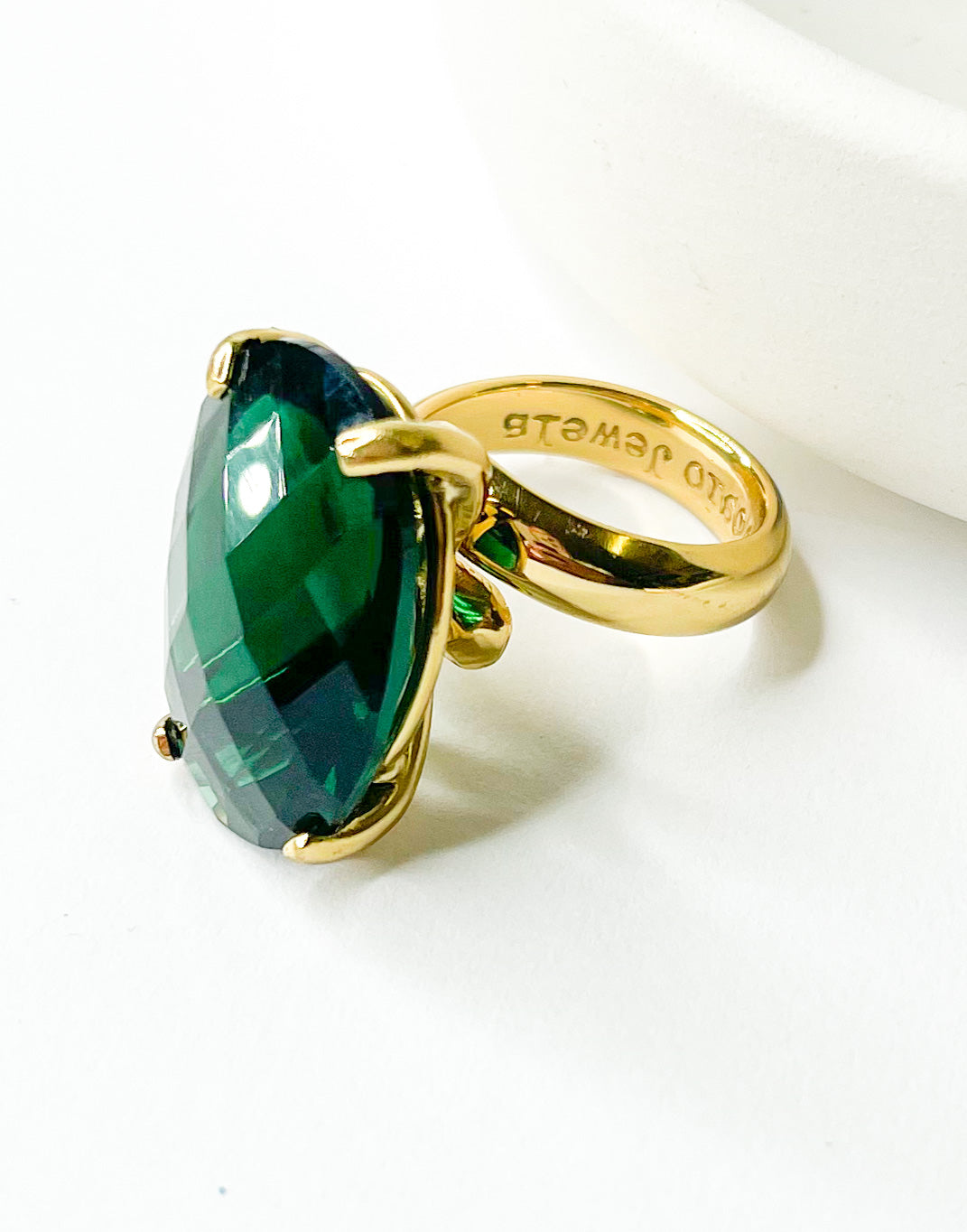Dark Green Quartz Oval Prong Ring - Alchemia