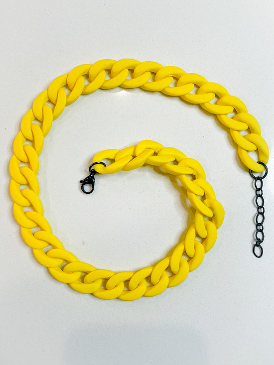Load image into Gallery viewer, Yellow 18-20in Enamel Chunky Chain
