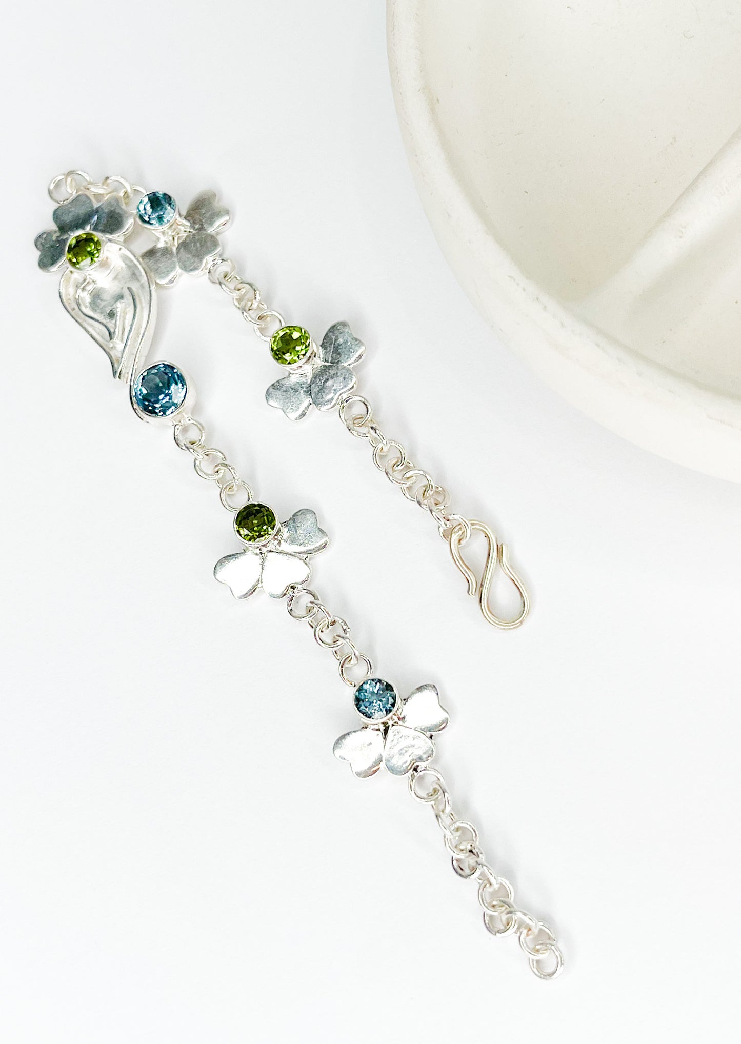 Load image into Gallery viewer, Hearts Blue Topaz &amp;amp; Peridot Bracelet - Solid Sterling Silver
