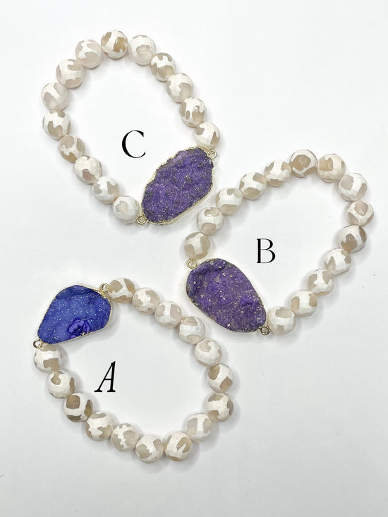 Load image into Gallery viewer, Purple Druzy with White Agate - Stretch Bracelet
