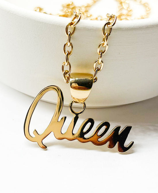 Load image into Gallery viewer, Queen Word Pendant - Alchemia
