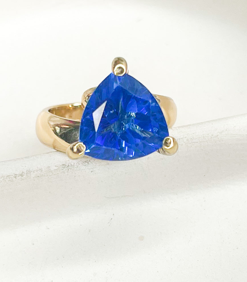 Trillion Siberian Quartz Prong Ring - Alchemia