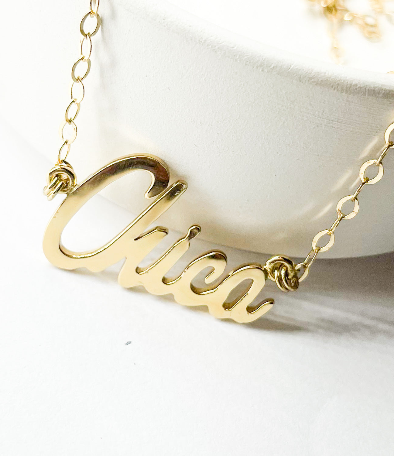 Chica Word Necklace - Alchemia